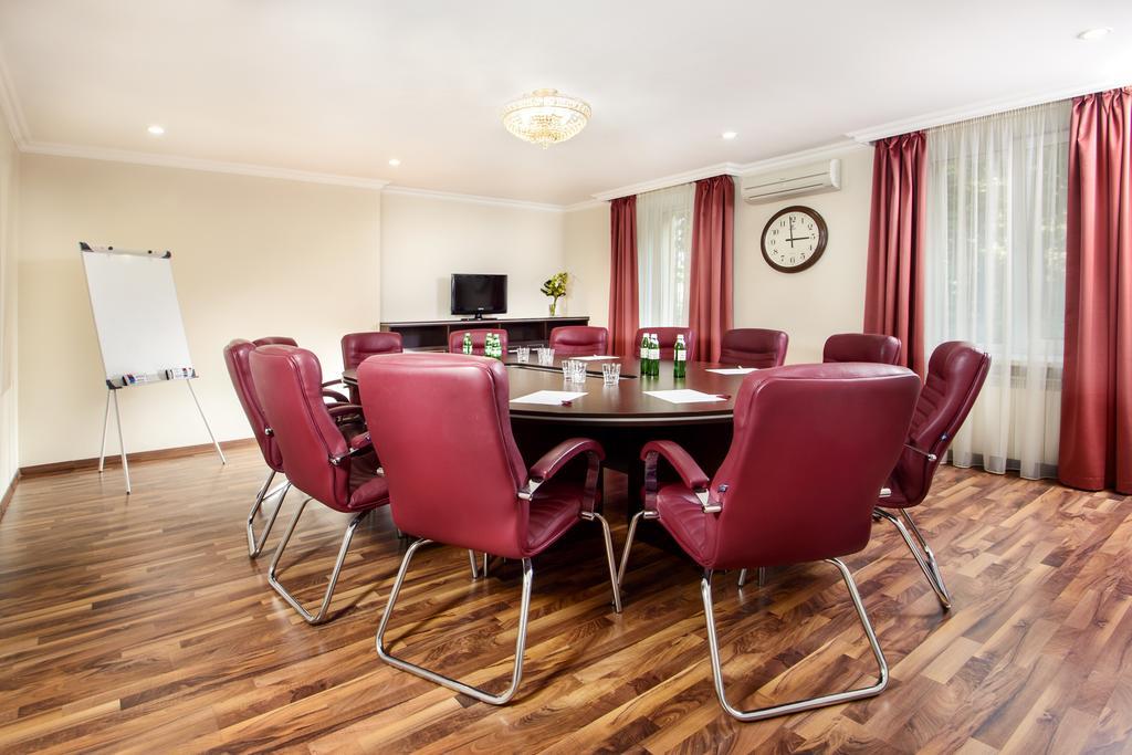 קייב Greguar Hotel By Uhm מראה חיצוני תמונה